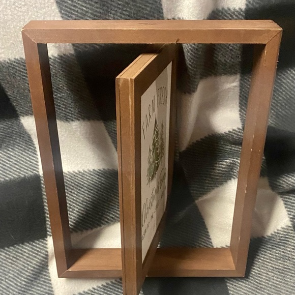 Wood rotating christmas sign - Picture 2 of 5